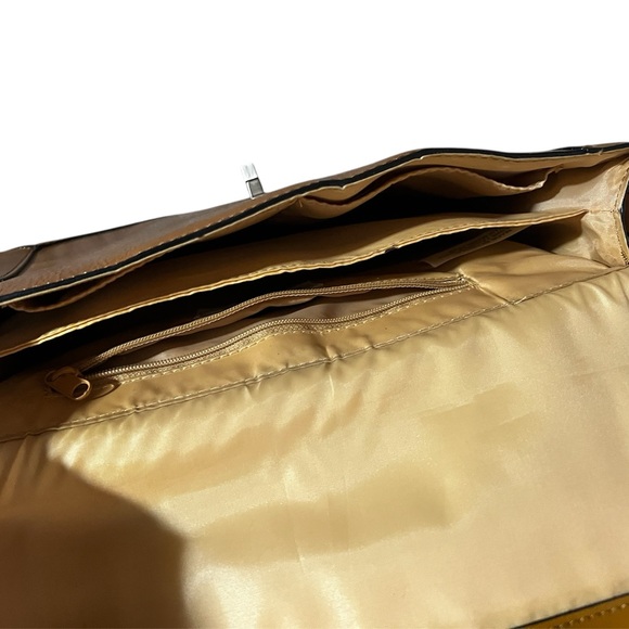 EGO Vintage genuine  Leather Tan Shoulder Bag with Silver Hardware - Picture 6 of 13